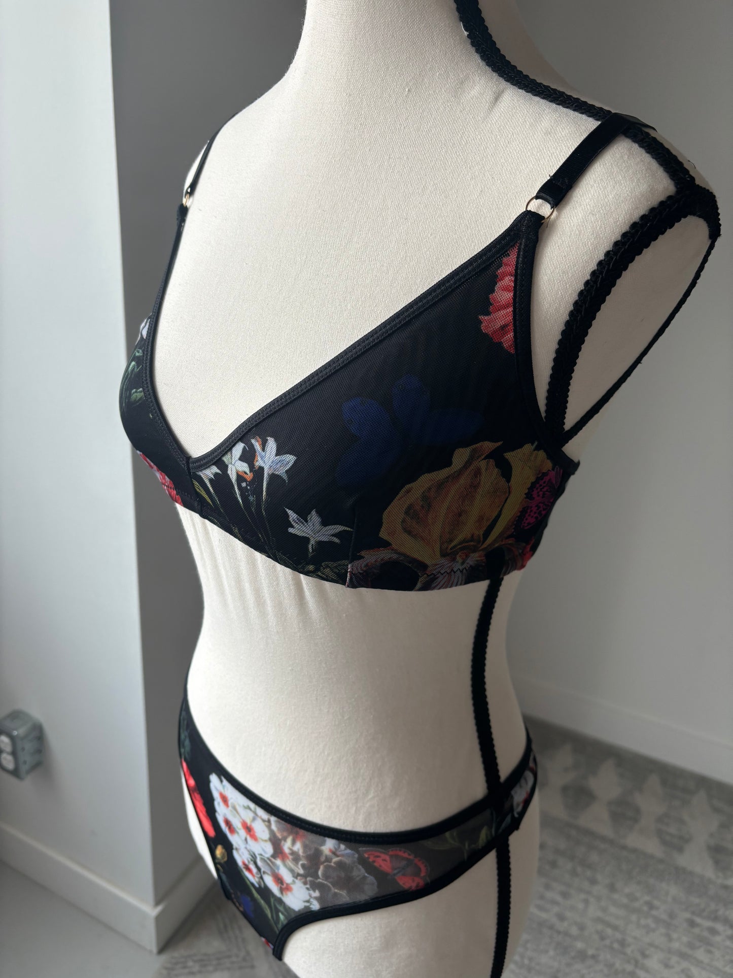 Botanical Garden Bra & Thong Set - L & XXL left