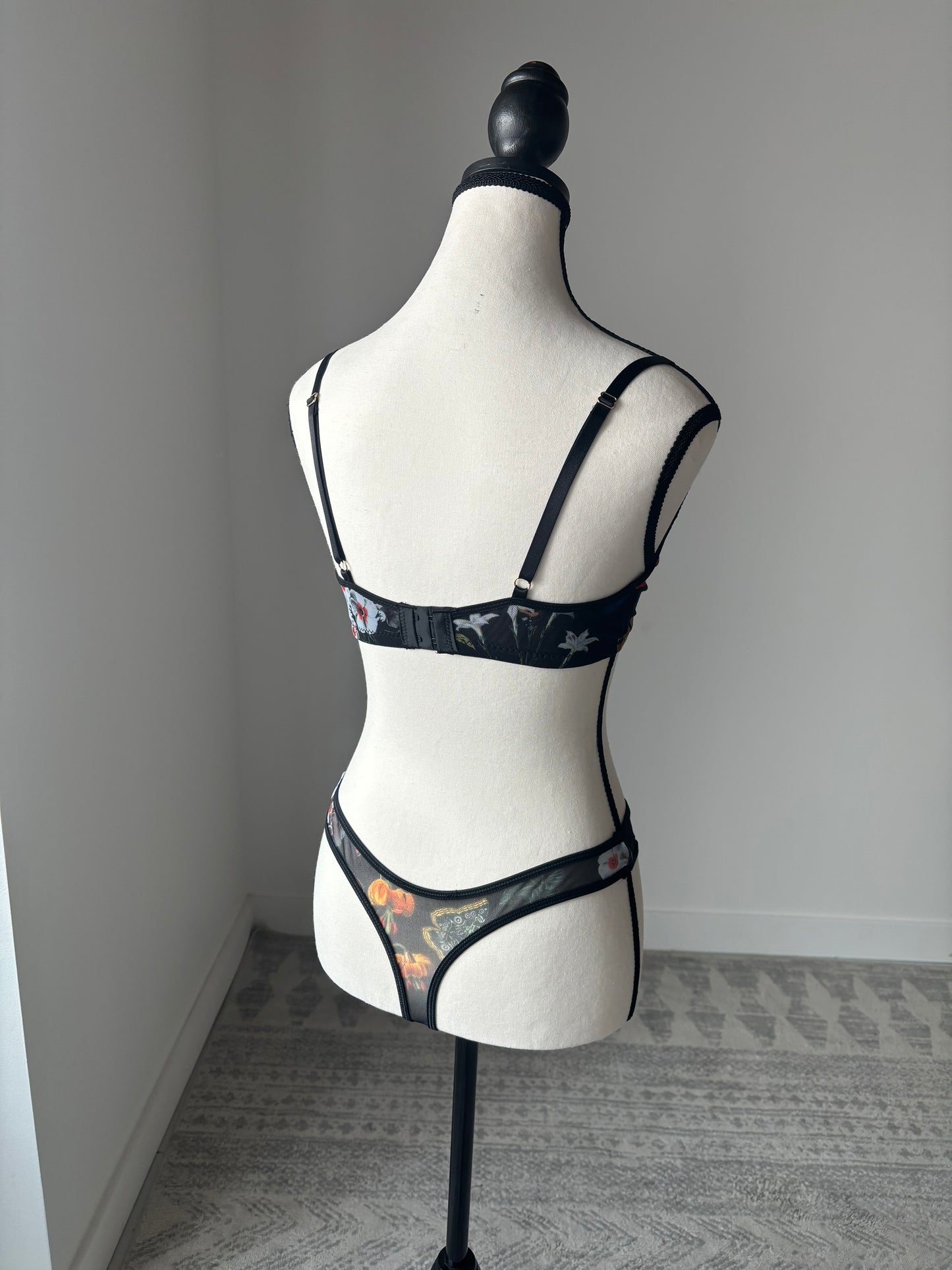 Botanical Garden Bra & Thong Set - L & XXL left