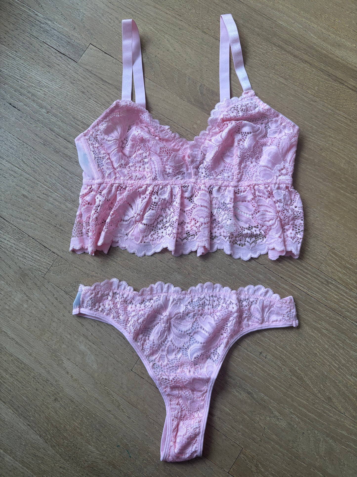 Loretta Ruffle Bralette Set