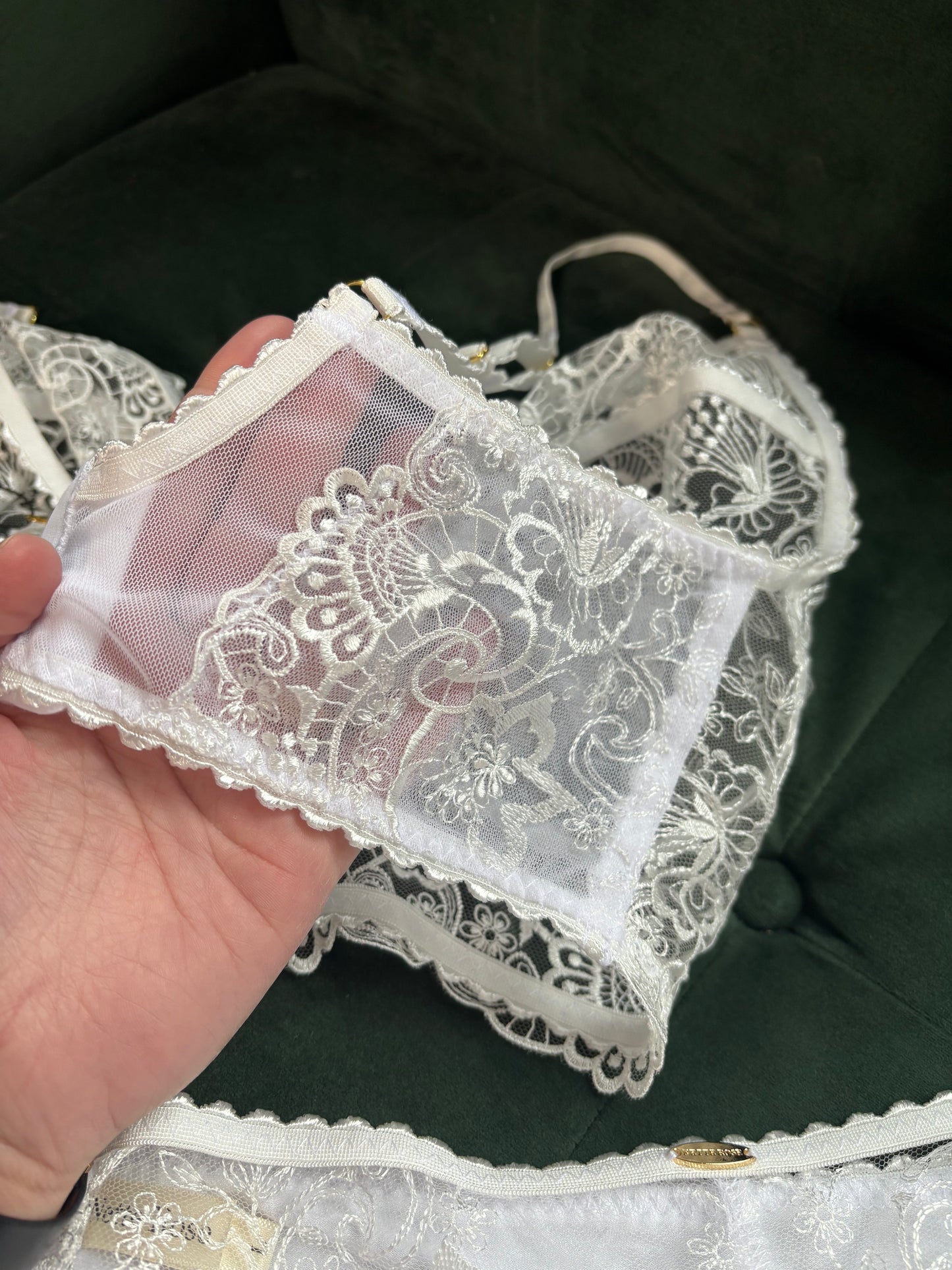 White Dahlia Bra Set (34DD & L) - only 1 available